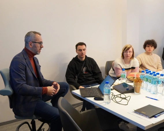 Zdjęcie nr 4 z galerii Wizyta studyjna studentów Akademii WSB w firmie Infonet Projekt