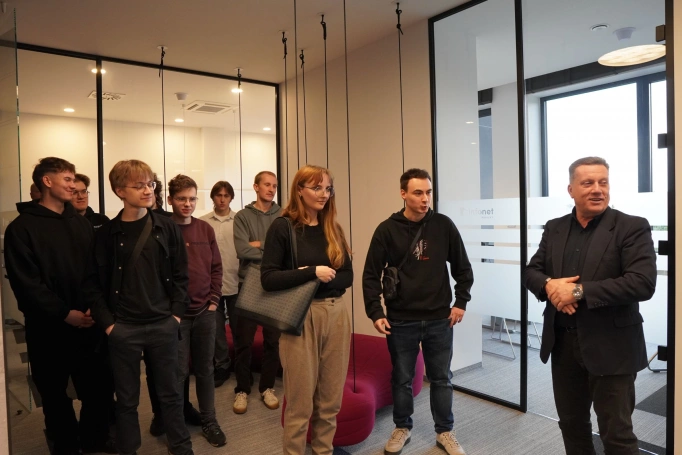 Zdjęcie nr 6 z galerii Wizyta studyjna studentów Akademii WSB w firmie Infonet Projekt