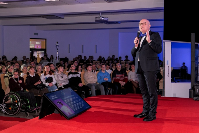 Zdjęcie nr 2 z galerii Przyszłość dzieje się dziś — Kongres AI: biznes i medycyna przyszłości w Akademii WSB