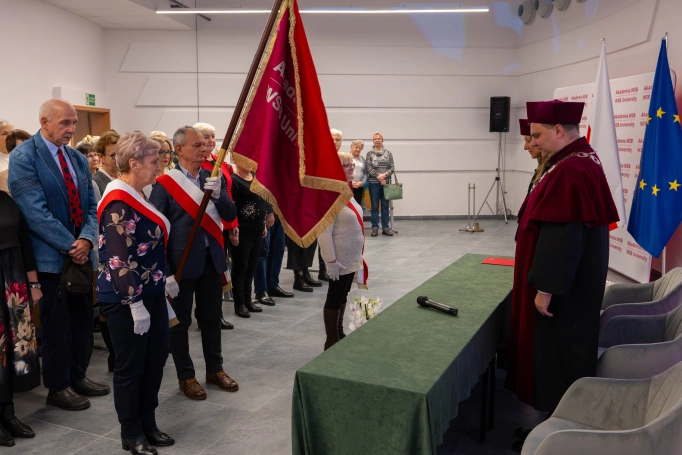 Zdjęcie nr 2 z galerii Uniwersytet Trzeciego Wieku Akademii WSB w Jaworznie rozpoczął działalność
