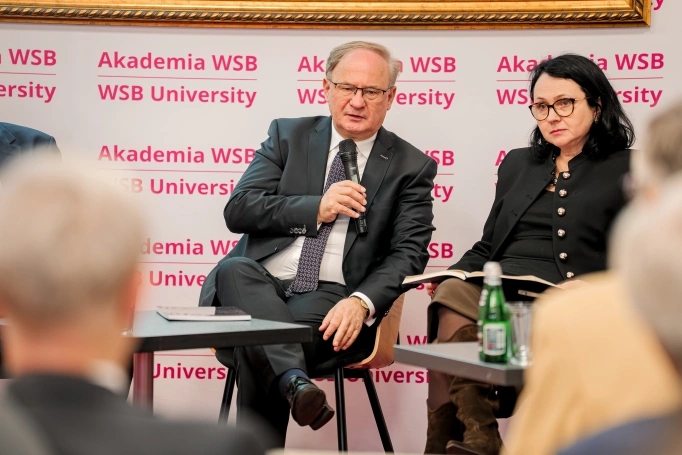 Zdjęcie nr 14 z galerii Międzynarodowa Konferencja Naukowa „Polska i Świat. Gospodarka i Bezpieczeństwo"