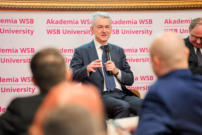 Zdjęcie nr 20 z galerii Międzynarodowa Konferencja Naukowa „Polska i Świat. Gospodarka i Bezpieczeństwo"