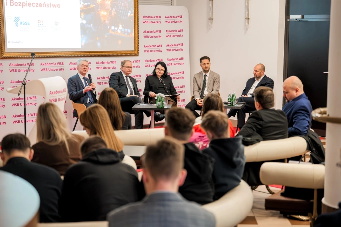 Zdjęcie nr 21 z galerii Międzynarodowa Konferencja Naukowa „Polska i Świat. Gospodarka i Bezpieczeństwo"