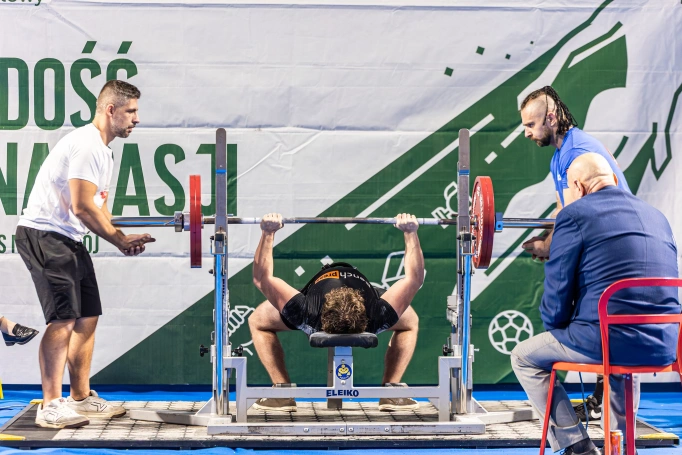 Zdjęcie nr 10 z galerii wyciskanie