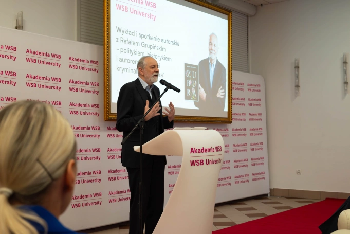 Zdjęcie nr 9 z galerii Jak mówić o złu i ludzkich wyborach? Spotkanie z Rafałem Grupińskim w Akademii WSB