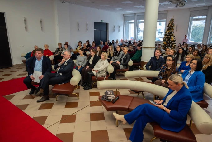 Zdjęcie nr 12 z galerii Jak mówić o złu i ludzkich wyborach? Spotkanie z Rafałem Grupińskim w Akademii WSB