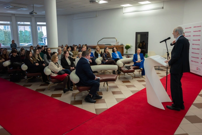 Zdjęcie nr 15 z galerii Jak mówić o złu i ludzkich wyborach? Spotkanie z Rafałem Grupińskim w Akademii WSB