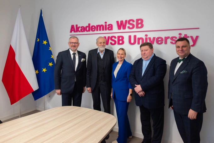 Zdjęcie nr 1 z galerii Jak mówić o złu i ludzkich wyborach? Spotkanie z Rafałem Grupińskim w Akademii WSB