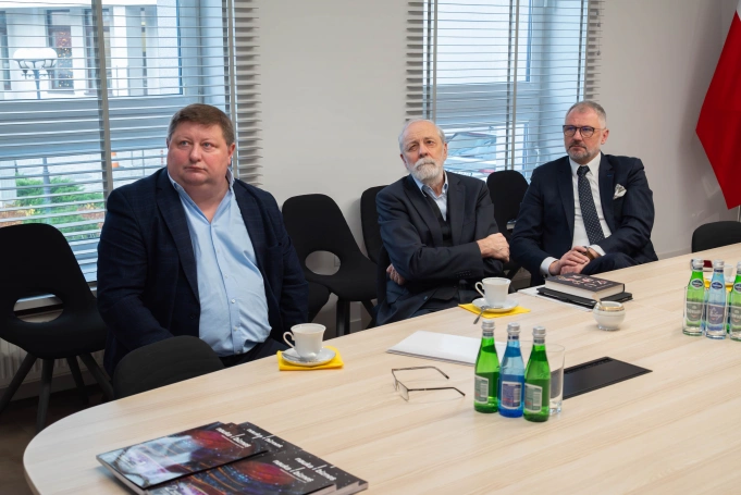 Zdjęcie nr 5 z galerii Jak mówić o złu i ludzkich wyborach? Spotkanie z Rafałem Grupińskim w Akademii WSB