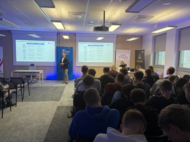 Zdjęcie nr 10 z galerii Konferencja AgriVerde i finał konkursu start-upów – sukces studentki Akademii WSB