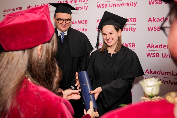 Zdjęcie nr 4 z galerii Nowe stopnie, nowe możliwości. Uroczyste wręczenie dyplomów habilitacyjnych i doktorskich w Akademii WSB 
