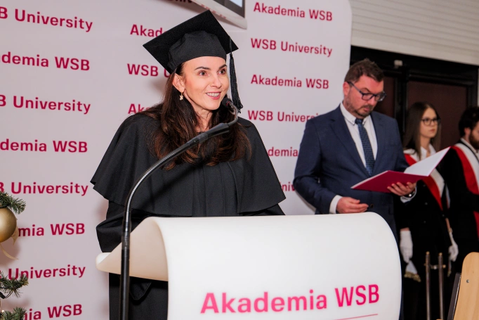 Zdjęcie nr 34 z galerii Nowe stopnie, nowe możliwości. Uroczyste wręczenie dyplomów habilitacyjnych i doktorskich w Akademii WSB 