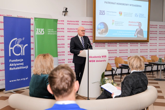 Zdjęcie nr 2 z galerii Gdy marzenia zderzają się z rzeczywistością – "IV Interdyscyplinarna Konferencja Naukowa" 