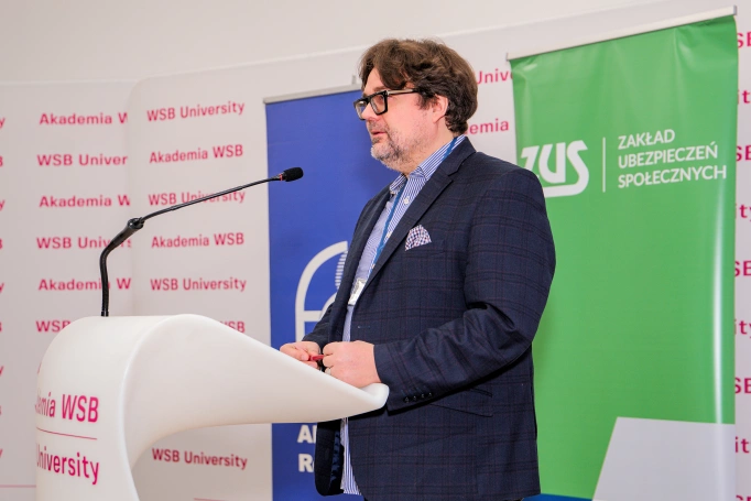 Zdjęcie nr 10 z galerii Gdy marzenia zderzają się z rzeczywistością – "IV Interdyscyplinarna Konferencja Naukowa" 