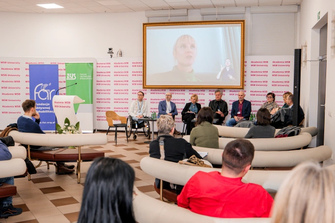 Zdjęcie nr 18 z galerii Gdy marzenia zderzają się z rzeczywistością – "IV Interdyscyplinarna Konferencja Naukowa" 