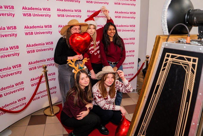 Zdjęcie nr 67 z galerii International Christmas Party