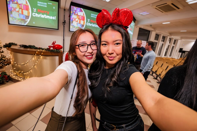 Zdjęcie nr 2 z galerii International Christmas Party