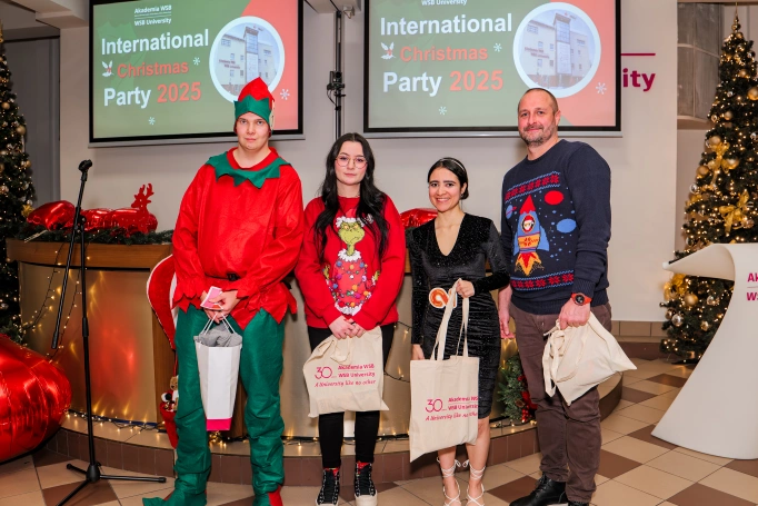 Zdjęcie nr 35 z galerii International Christmas Party