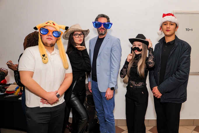 Zdjęcie nr 50 z galerii International Christmas Party