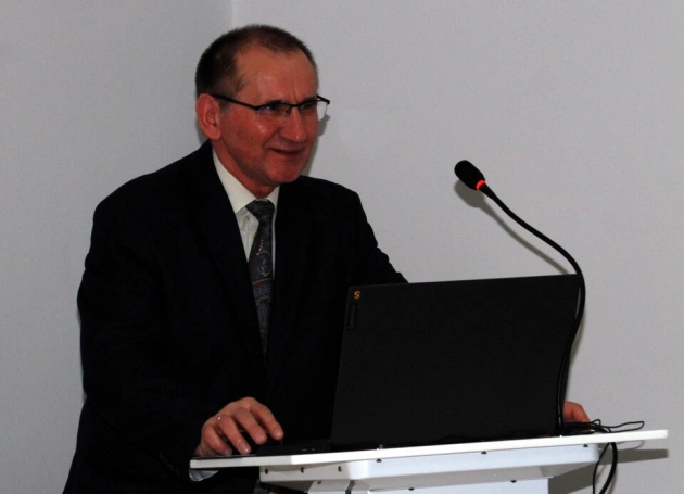 Zdjęcie nr 4 z galerii Ekspercka wiedza, konkretne rozwiązania. Wykładowcy AWSB wyr&oacute;żnieni