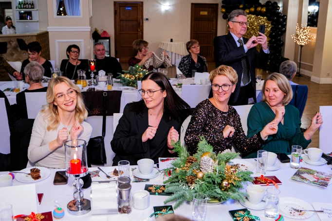 Zdjęcie nr 4 z galerii Wigilijne Spotkanie Uniwersytetu Trzeciego Wieku Akademii WSB!