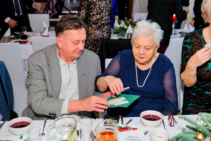 Zdjęcie nr 7 z galerii Wigilijne Spotkanie Uniwersytetu Trzeciego Wieku Akademii WSB!