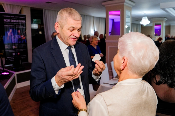 Zdjęcie nr 16 z galerii Wigilijne Spotkanie Uniwersytetu Trzeciego Wieku Akademii WSB!