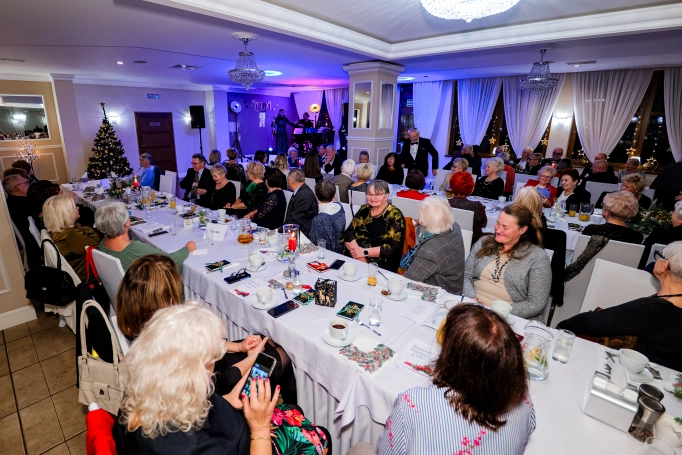 Zdjęcie nr 37 z galerii Wigilijne Spotkanie Uniwersytetu Trzeciego Wieku Akademii WSB!