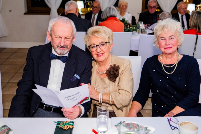 Zdjęcie nr 46 z galerii Wigilijne Spotkanie Uniwersytetu Trzeciego Wieku Akademii WSB!