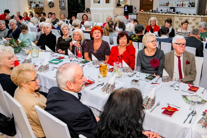 Zdjęcie nr 27 z galerii Wigilijne Spotkanie Uniwersytetu Trzeciego Wieku Akademii WSB!