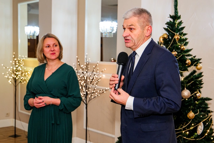 Zdjęcie nr 18 z galerii Wigilijne Spotkanie Uniwersytetu Trzeciego Wieku Akademii WSB!