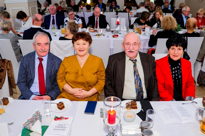 Zdjęcie nr 45 z galerii Wigilijne Spotkanie Uniwersytetu Trzeciego Wieku Akademii WSB!