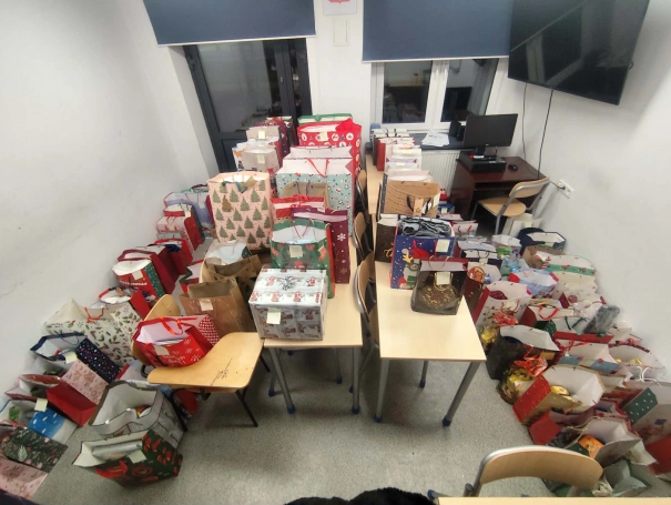 Zdjęcie nr 7 z galerii ŚWIĄTECZNA PACZUCHA 2025 - KRK