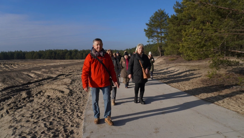 Zdjęcie nr 7 z galerii Przedświąteczne spotkanie z naturą &ndash; Słuchacze UTW na Pustyni Błędowskiej