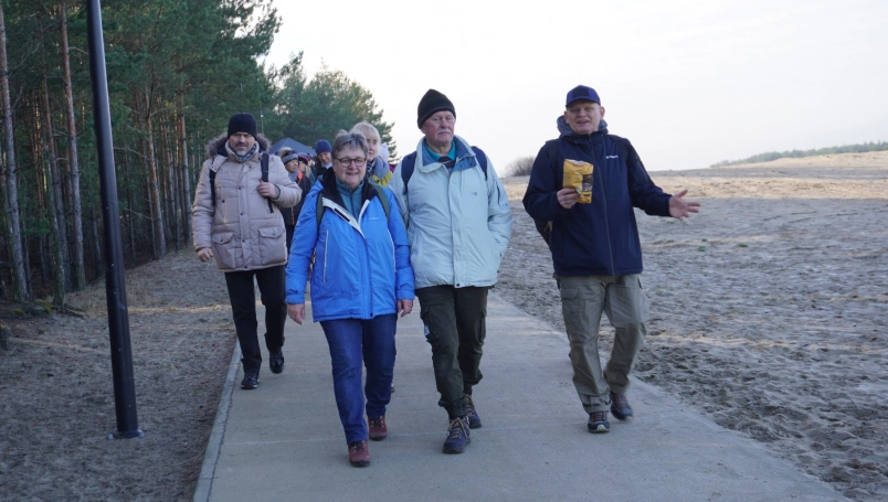 Zdjęcie nr 11 z galerii Przedświąteczne spotkanie z naturą &ndash; Słuchacze UTW na Pustyni Błędowskiej