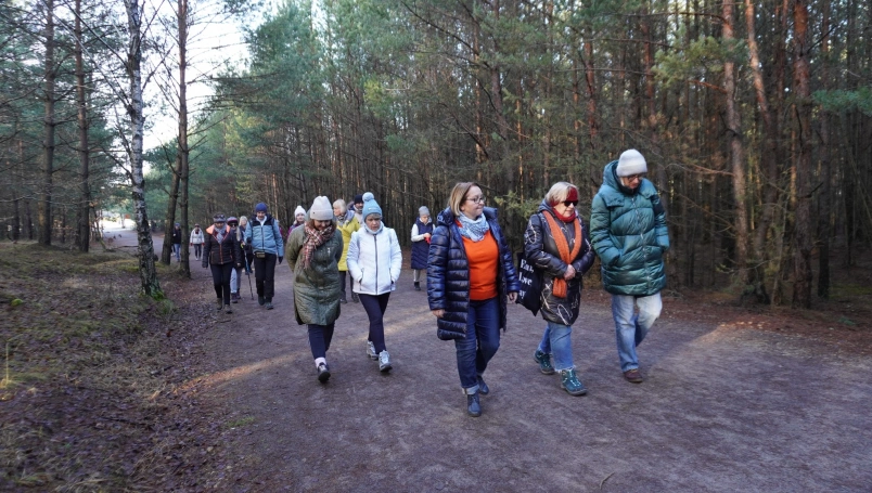 Zdjęcie nr 9 z galerii Przedświąteczne spotkanie z naturą &ndash; Słuchacze UTW na Pustyni Błędowskiej