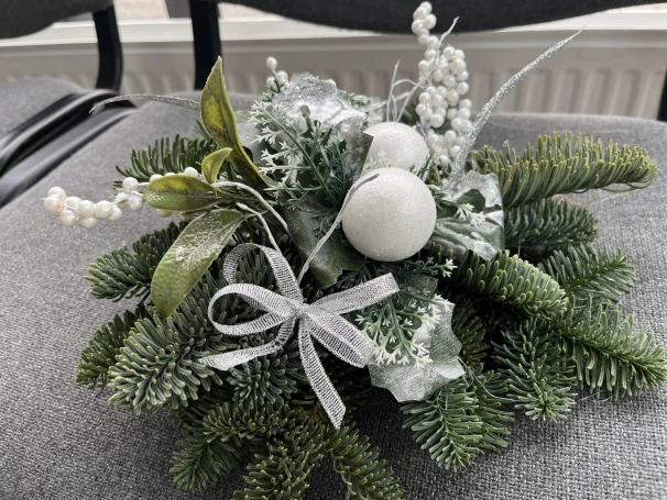 Zdjęcie nr 13 z galerii Świąteczna atmosfera UTW &ndash; warsztaty tworzenia bożonarodzeniowych stroik&oacute;w