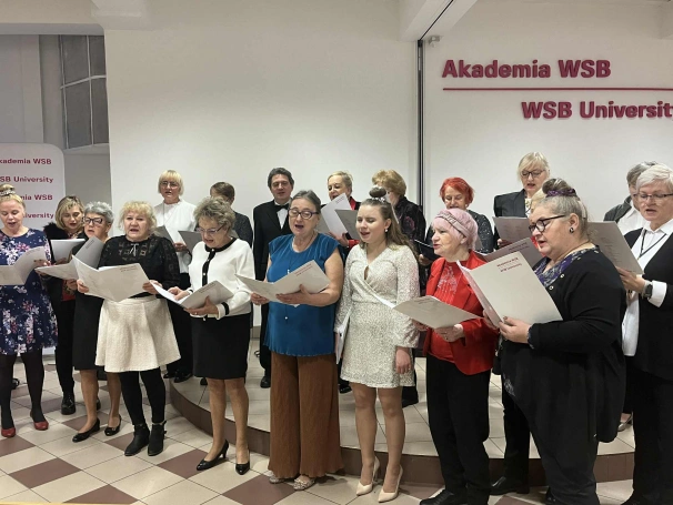 Zdjęcie nr 8 z galerii Ch&oacute;r i IKony