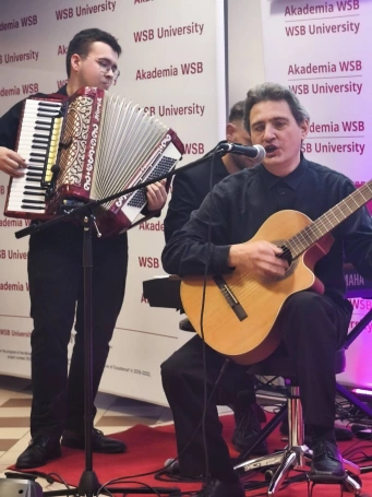 Zdjęcie nr 5 z galerii AWeSomeBand