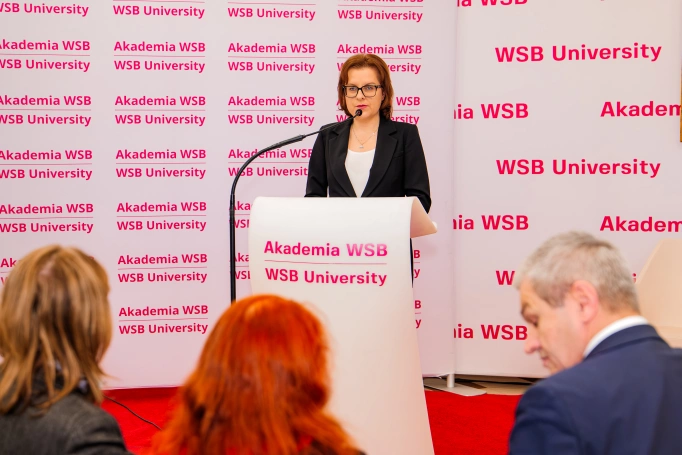 Zdjęcie nr 17 z galerii Od Aktywni+ do Troski+. Akademia WSB o wyzwaniach p&oacute;źnej starości