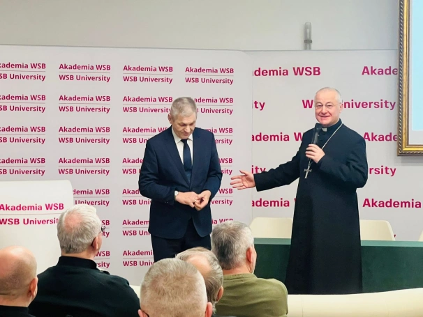 Zdjęcie nr 2 z galerii Praktyczna nauka dla Kościoła. AWSB szkoli duchownych z obrony cywilnej i ochrony ludności