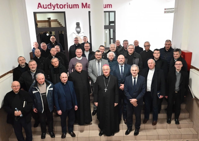 Zdjęcie nr 1 z galerii Praktyczna nauka dla Kościoła. AWSB szkoli duchownych z obrony cywilnej i ochrony ludności