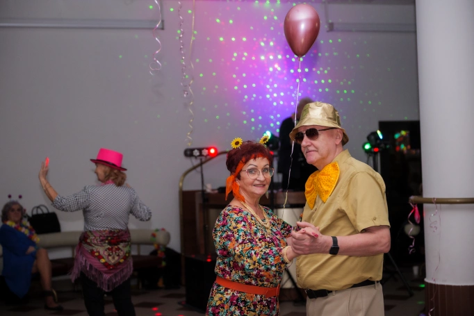 Zdjęcie nr 2 z galerii Dzieci Kwiat&oacute;w przejęły UTW - Wielki Bal Karnawałowy w Akademii WSB!