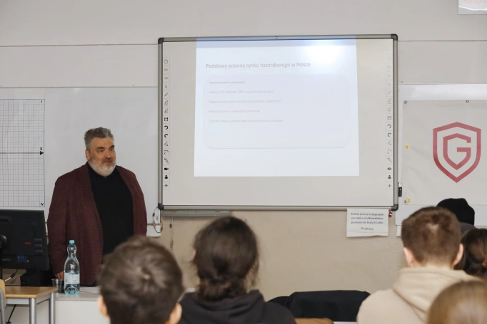 Zdjęcie nr 2 z galerii Wykład mgr. Inż., Marcina Strzyżewskie