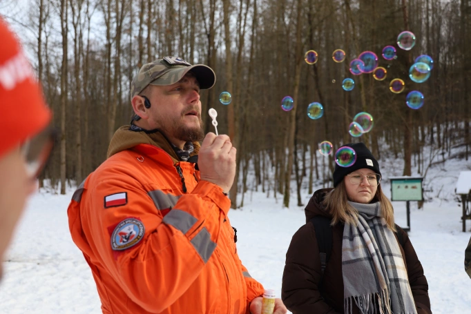 Zdjęcie nr 21 z galerii Zajęcia terenowe &ndash; symulacja poszukiwań os&oacute;b zaginionych w rozległym terenie otwartym