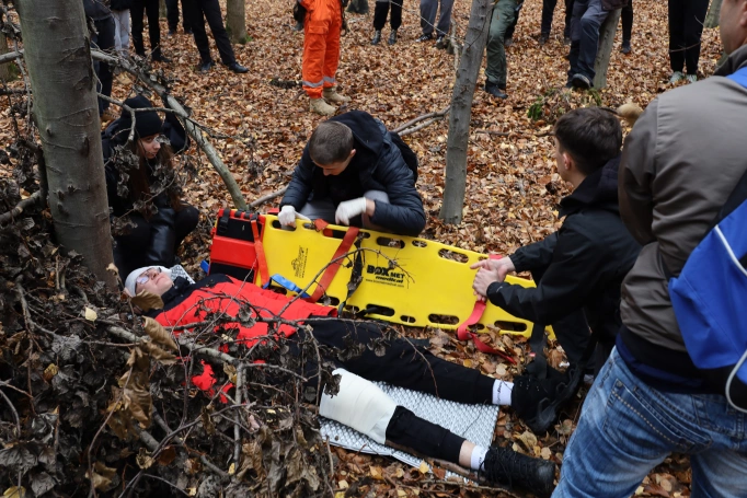 Zdjęcie nr 10 z galerii Zajęcia terenowe &ndash; symulacja poszukiwań os&oacute;b zaginionych w rozległym terenie otwartym