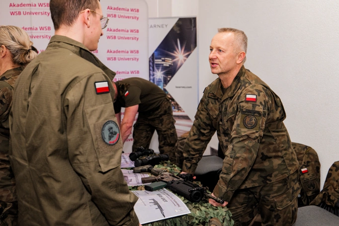 Zdjęcie nr 41 z galerii Od alarmu po cyberzagrożenia. Akademia WSB szkoli w reagowaniu na kryzysy