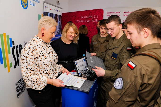 Zdjęcie nr 45 z galerii Od alarmu po cyberzagrożenia. Akademia WSB szkoli w reagowaniu na kryzysy