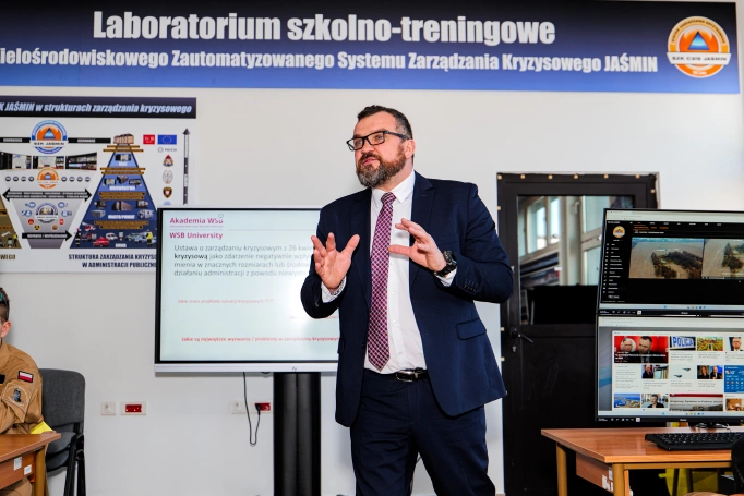 Zdjęcie nr 22 z galerii Od alarmu po cyberzagrożenia. Akademia WSB szkoli w reagowaniu na kryzysy