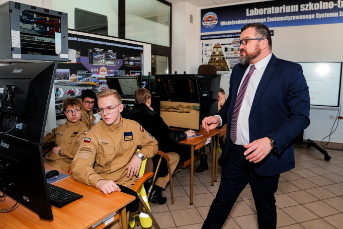 Zdjęcie nr 24 z galerii Od alarmu po cyberzagrożenia. Akademia WSB szkoli w reagowaniu na kryzysy